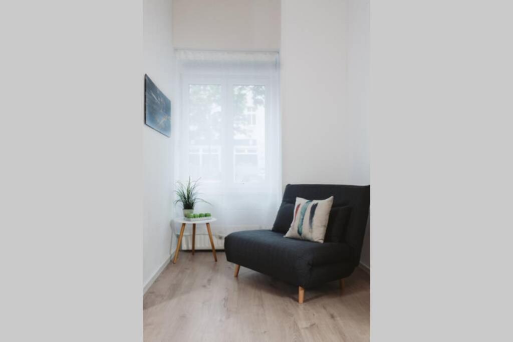 City Apartment Near Shooping Center, 6 Guests Берлин Экстерьер фото